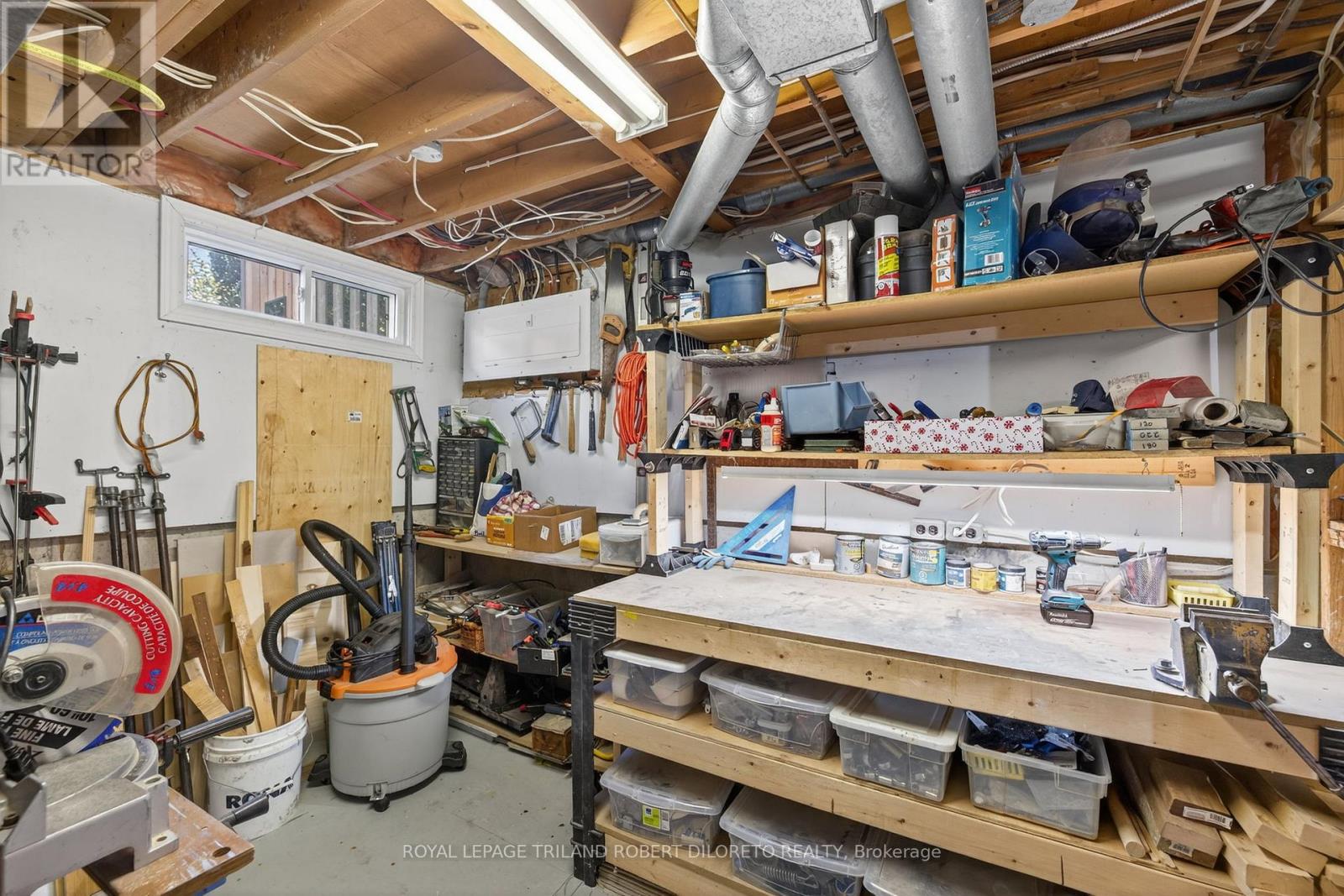 671 LADYBROOK CRESCENT Property Photo