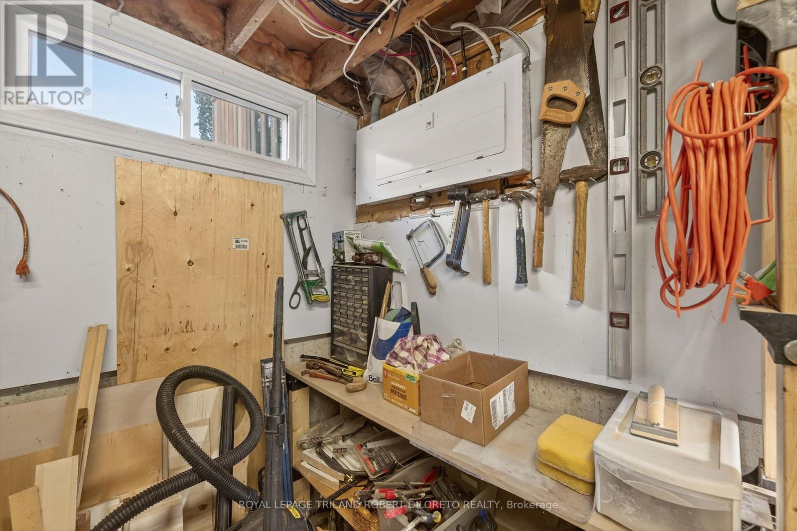 671 LADYBROOK CRESCENT Property Photo