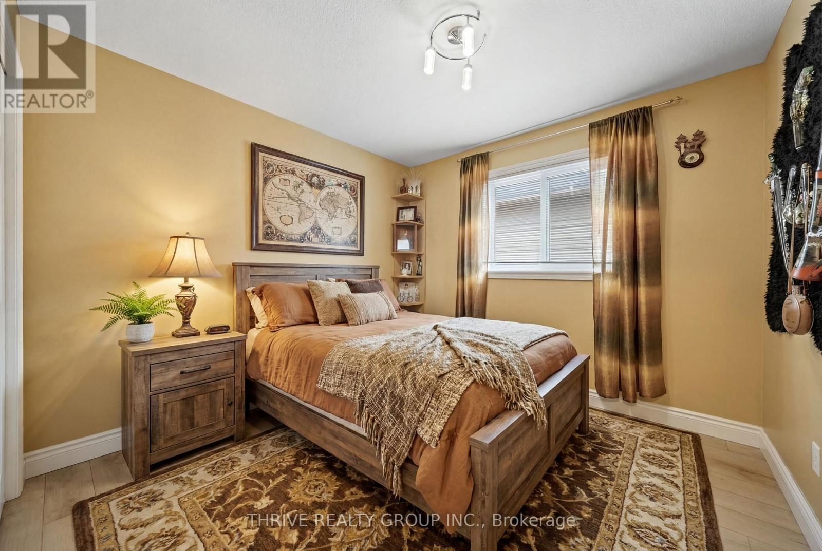 1025 CHERRYHAVEN DRIVE - 17