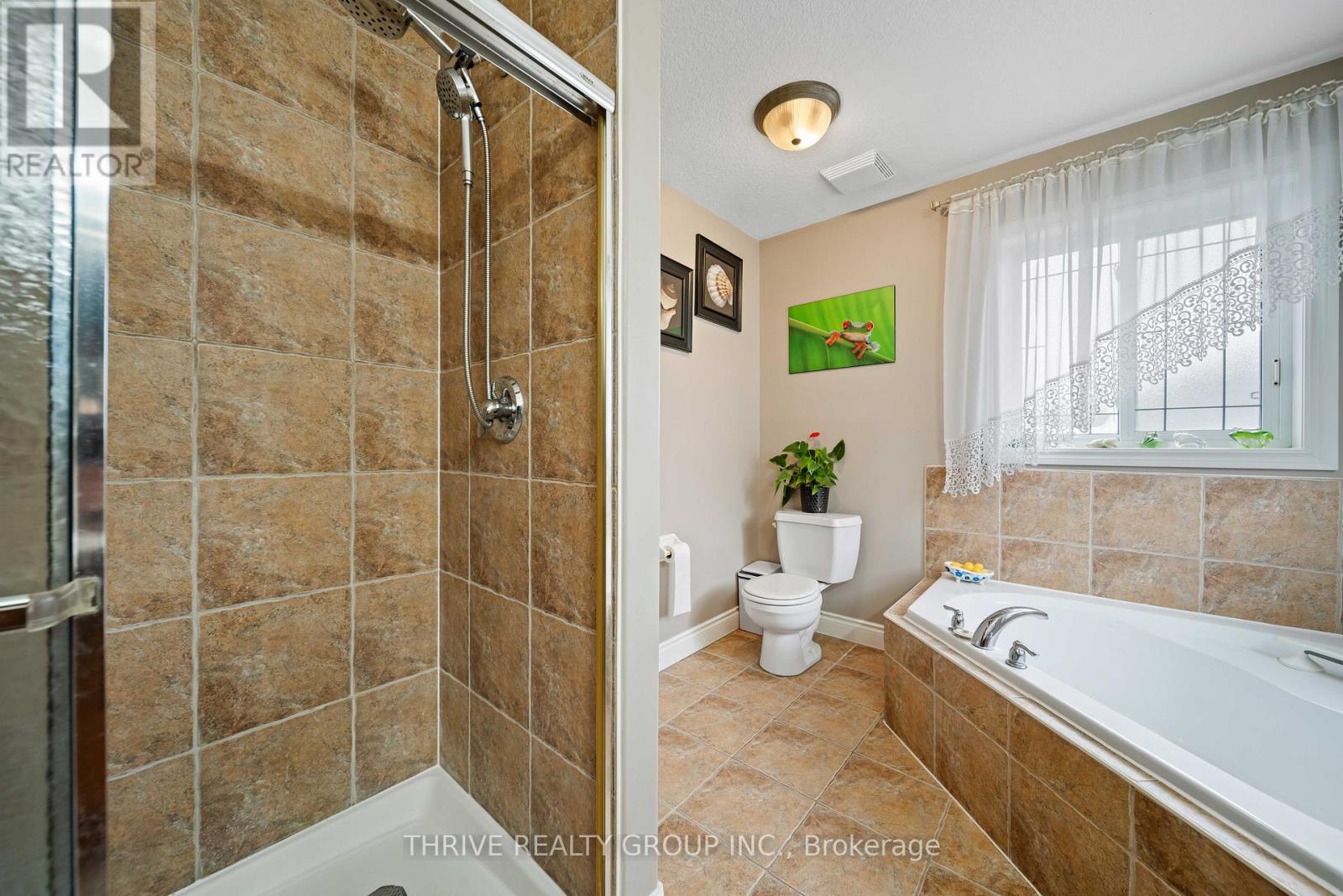 1025 CHERRYHAVEN DRIVE - 23