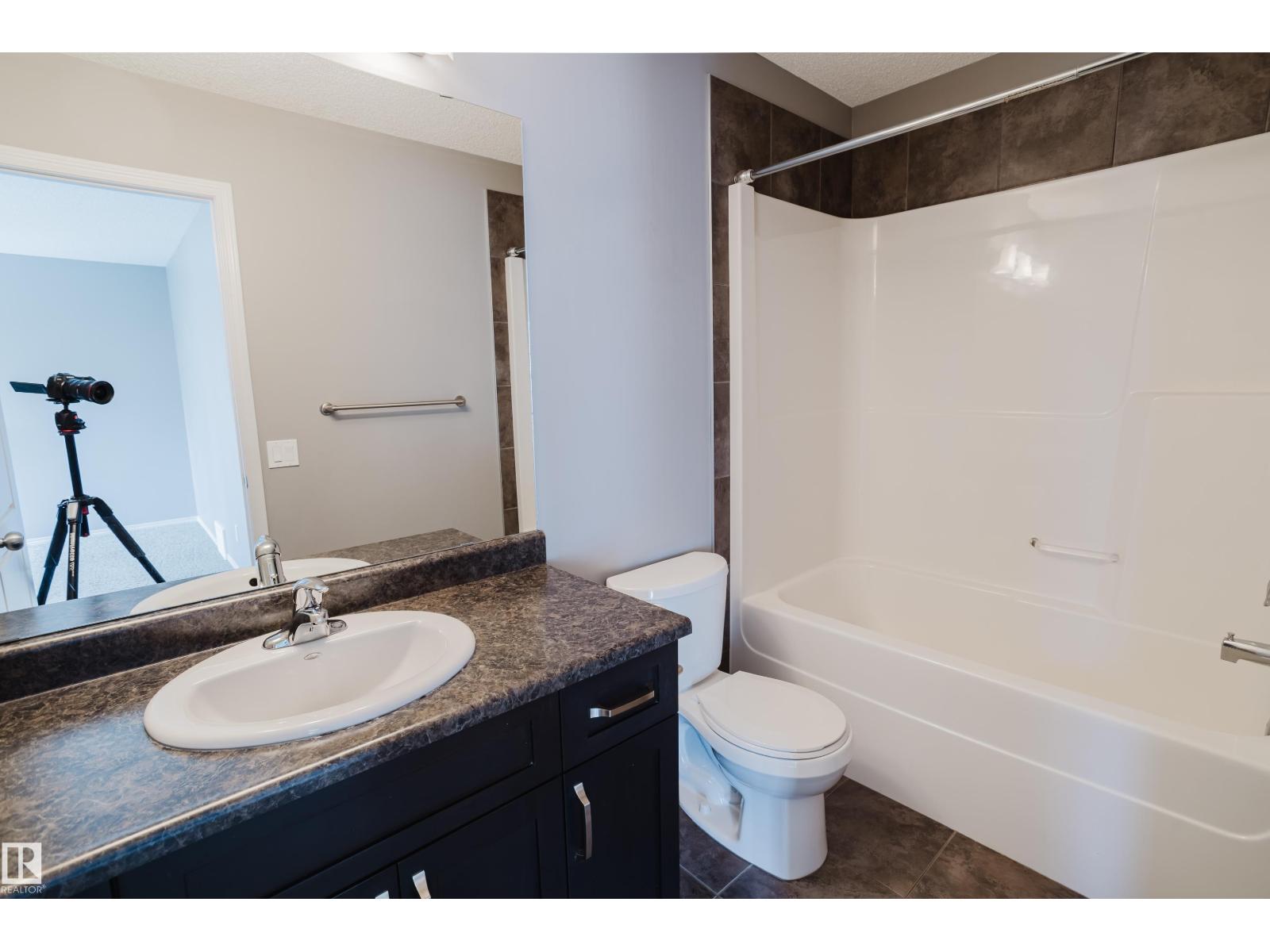 14007 164 AV NW, Edmonton