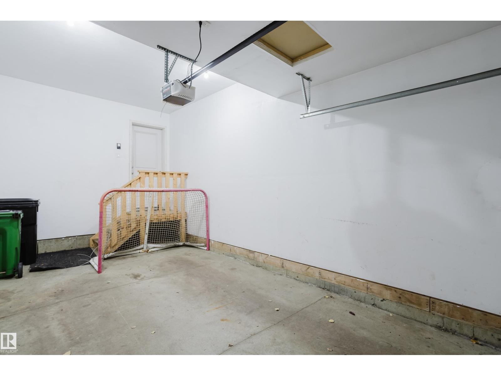 14007 164 AV NW, Edmonton