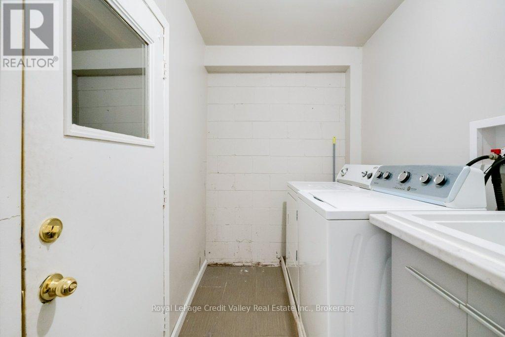 376 HANSEN ROAD N - 36