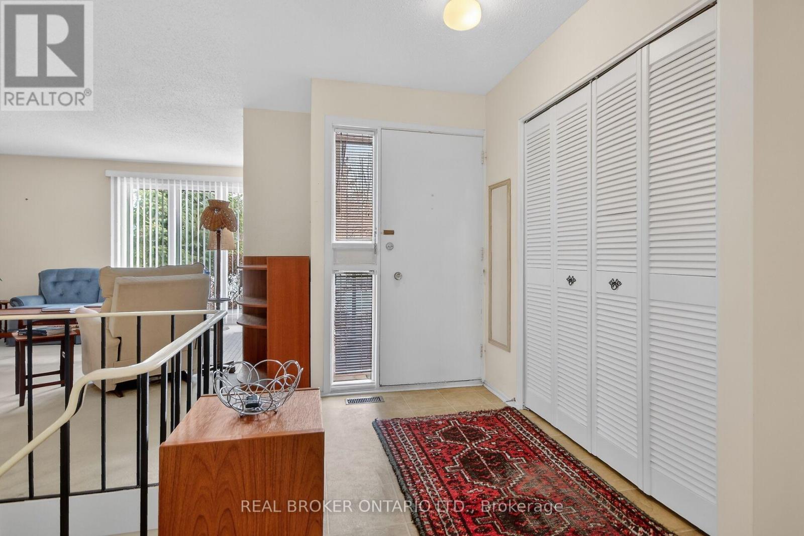 10 AMUNDSEN CRESCENT - 3