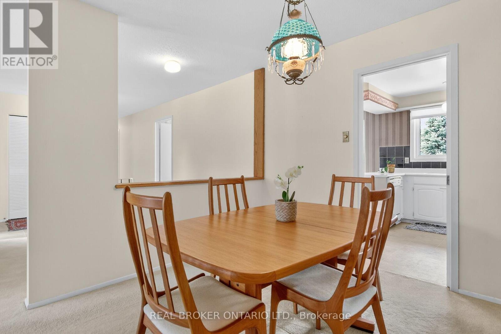 10 AMUNDSEN CRESCENT - 9