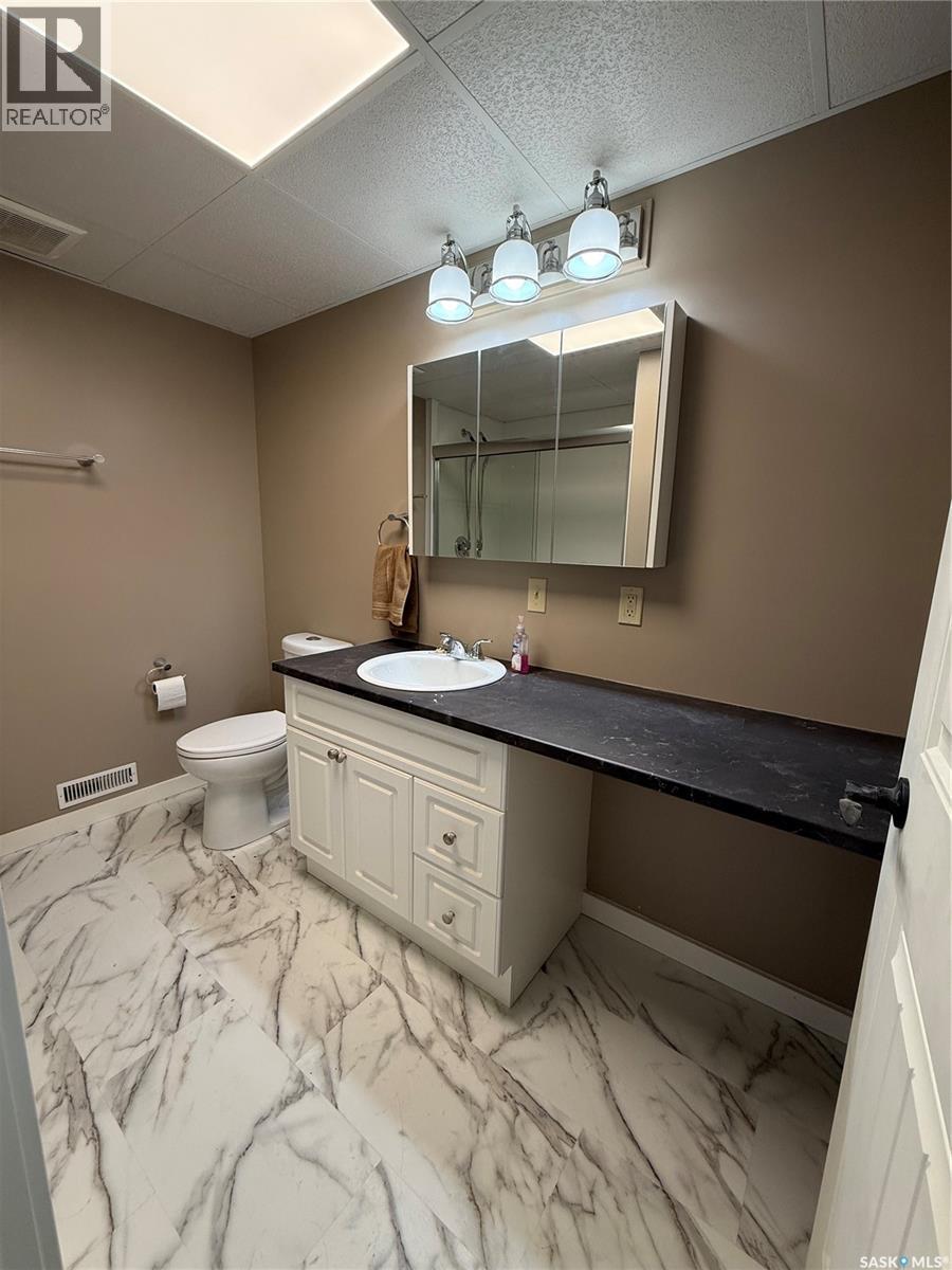 Single Family House Bungalow for Sale in  Lorne STREET W Swift Current 