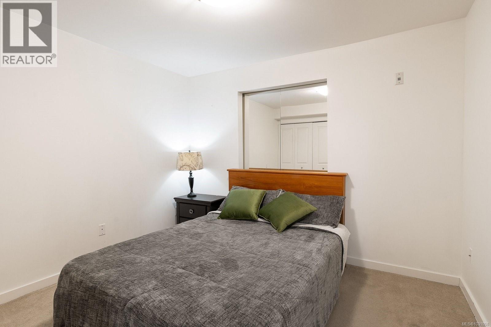 204 1405 Esquimalt Rd, Esquimalt