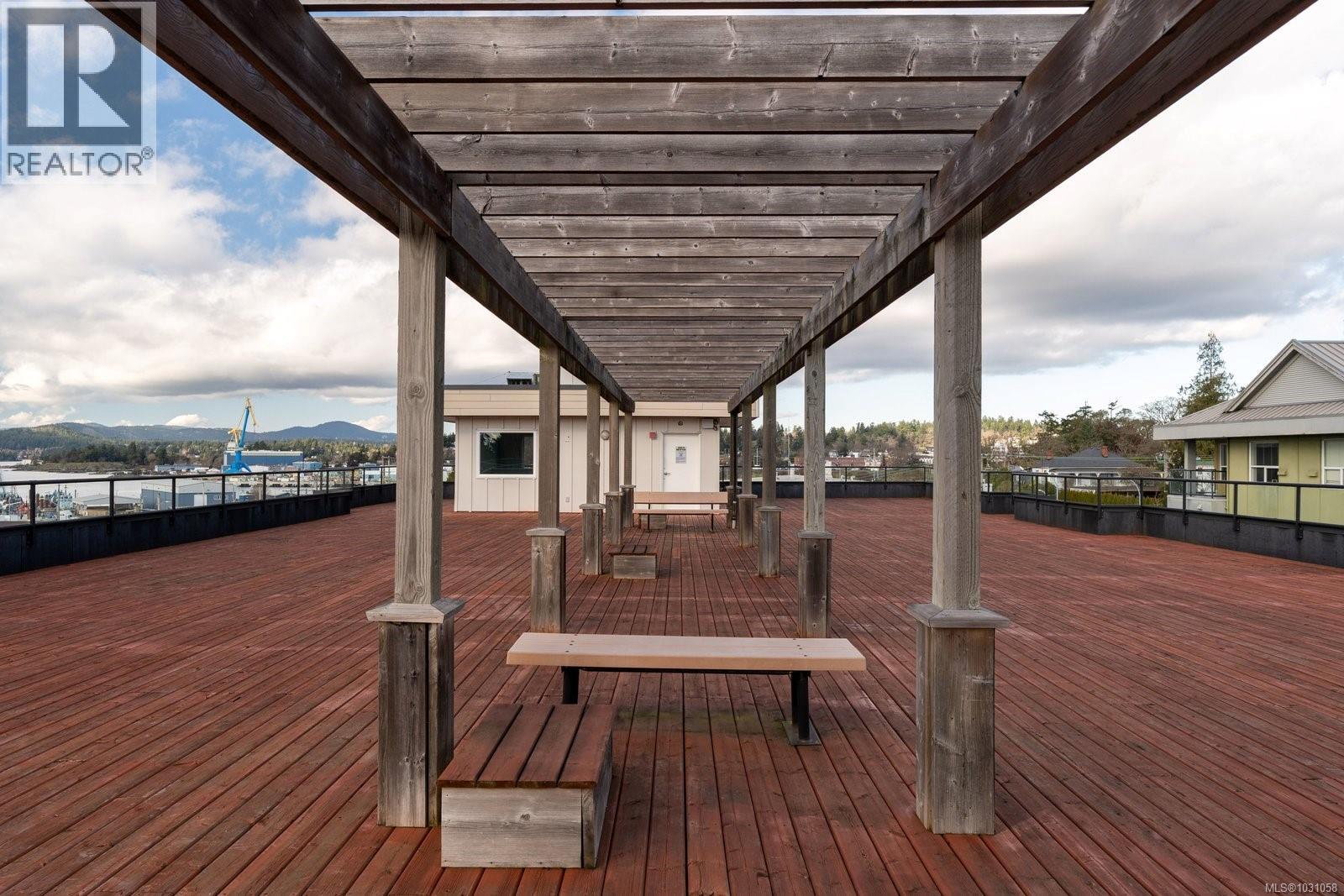 204 1405 Esquimalt Rd, Esquimalt