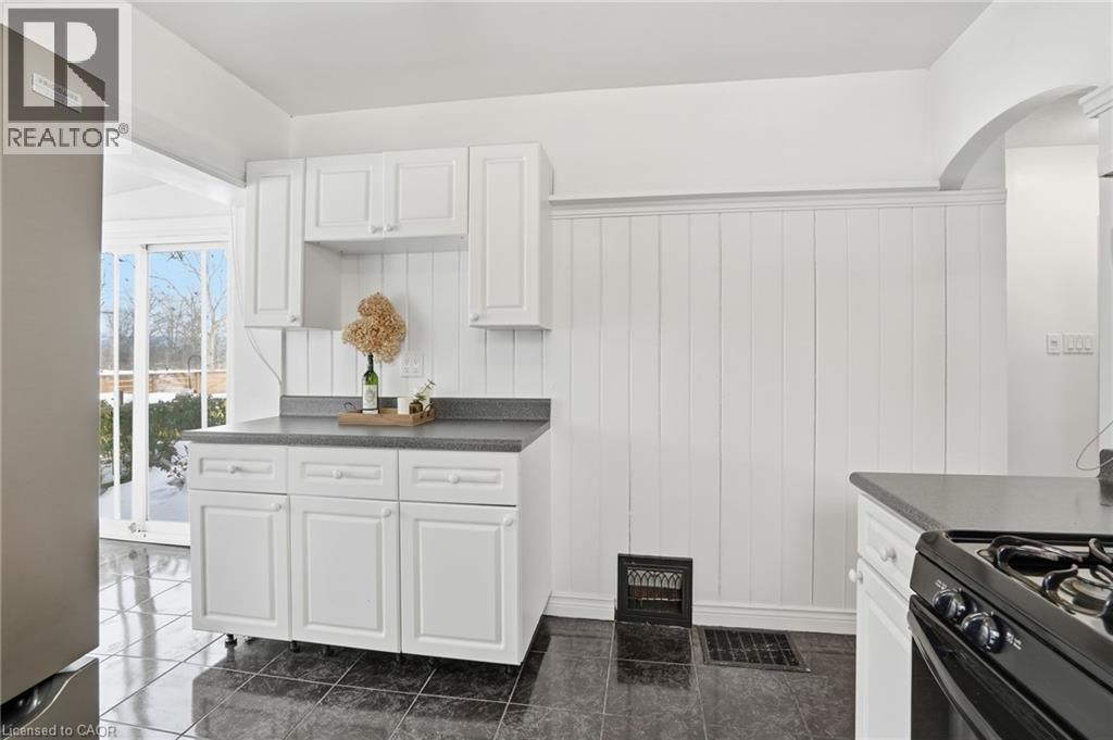 153 PARKVIEW Drive - 21