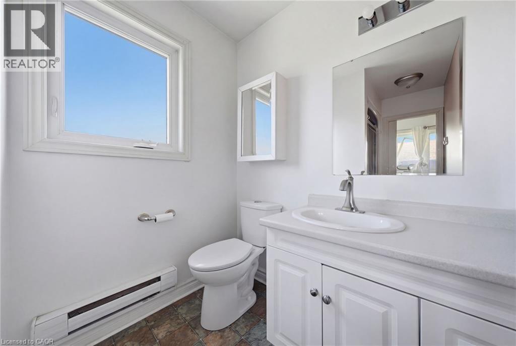 250 GRANTHAM Avenue - 24