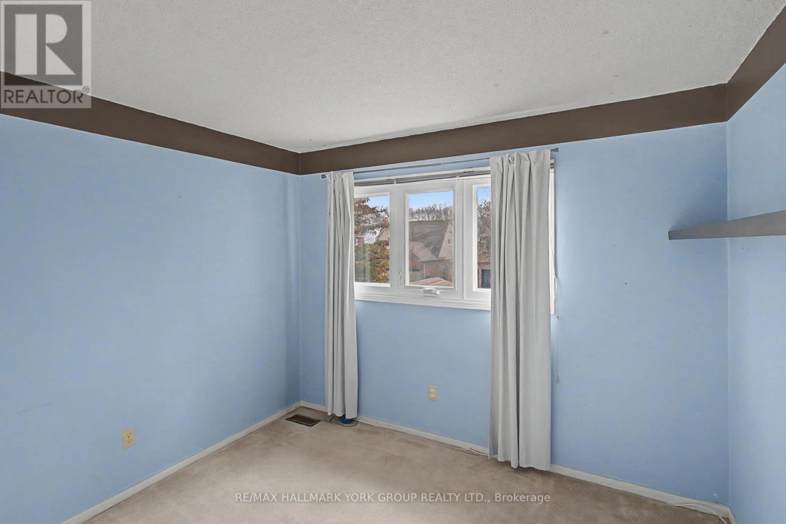 28 HOLLINGSHEAD DRIVE - 22