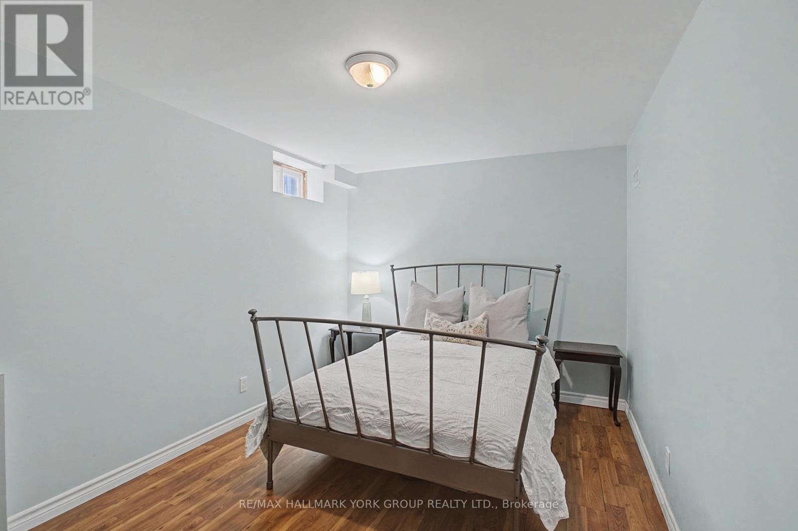 28 HOLLINGSHEAD DRIVE - 27