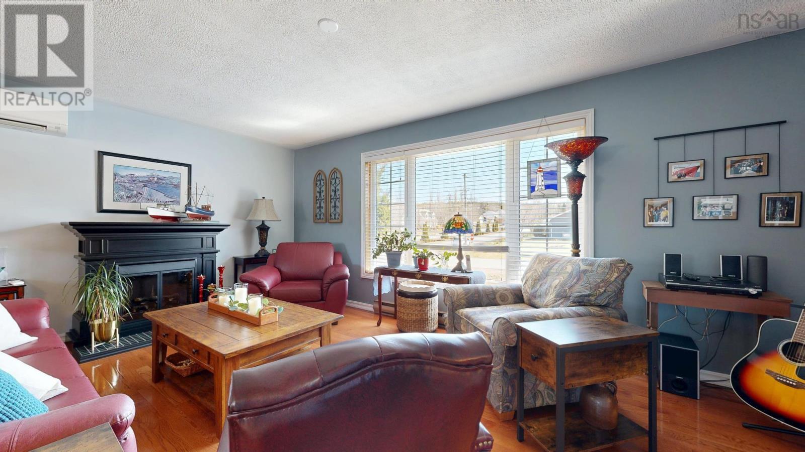 Property 32 of 49 of 1005 Green Street