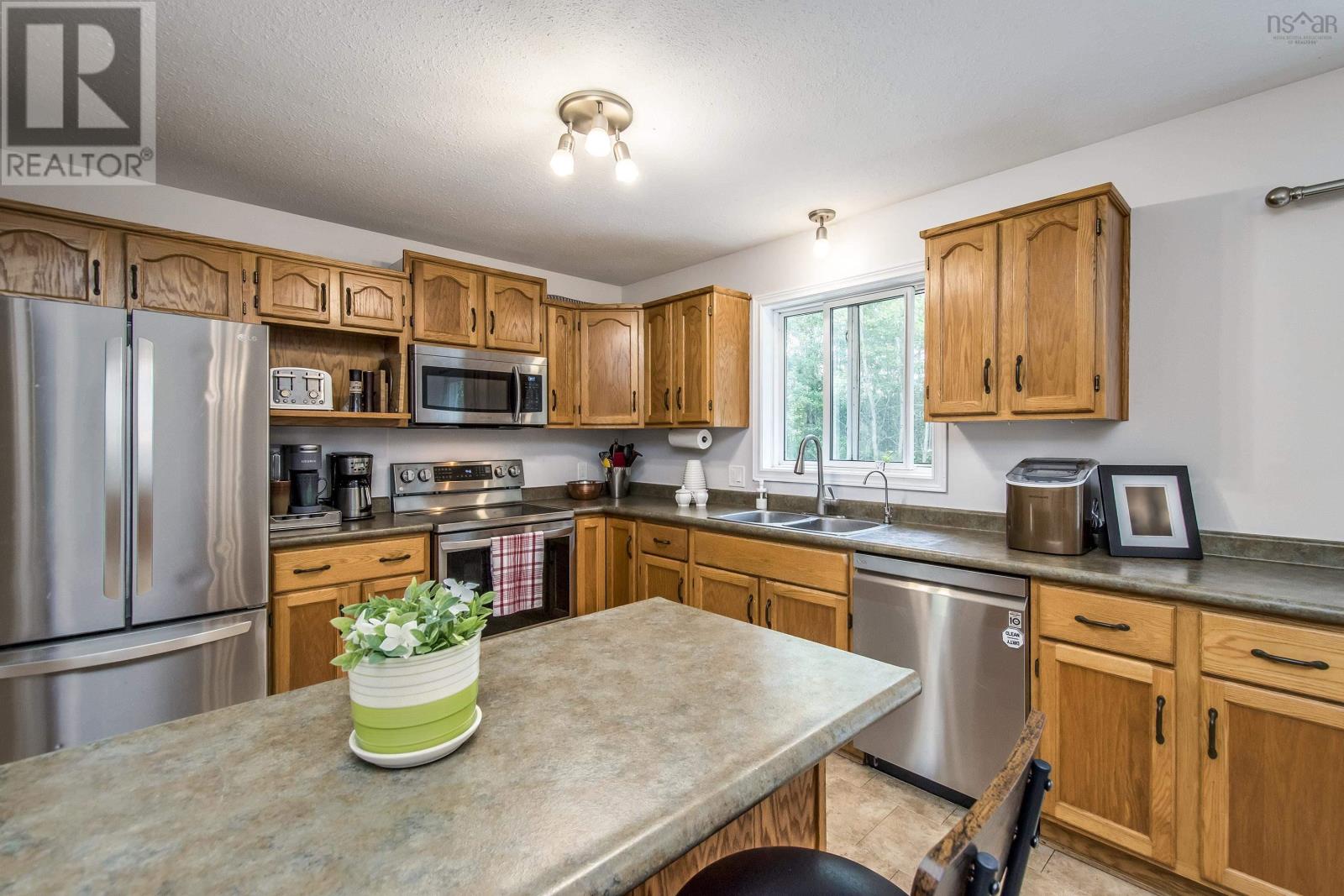 Property 7 of 30 of 578 Bluenose Avenue