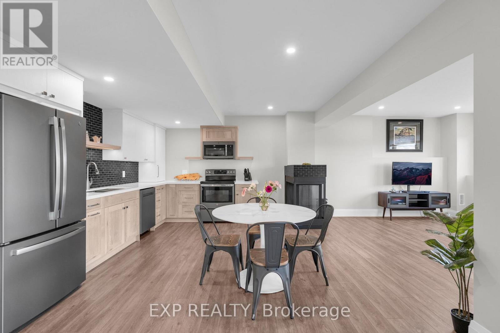 244 FRANK STREET - 30