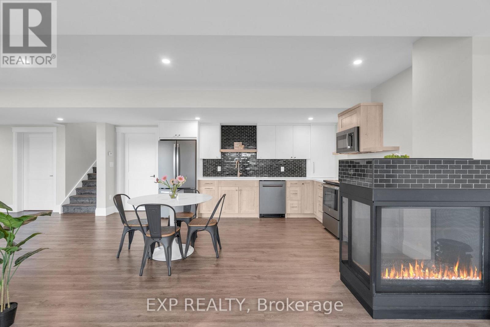 244 FRANK STREET - 31