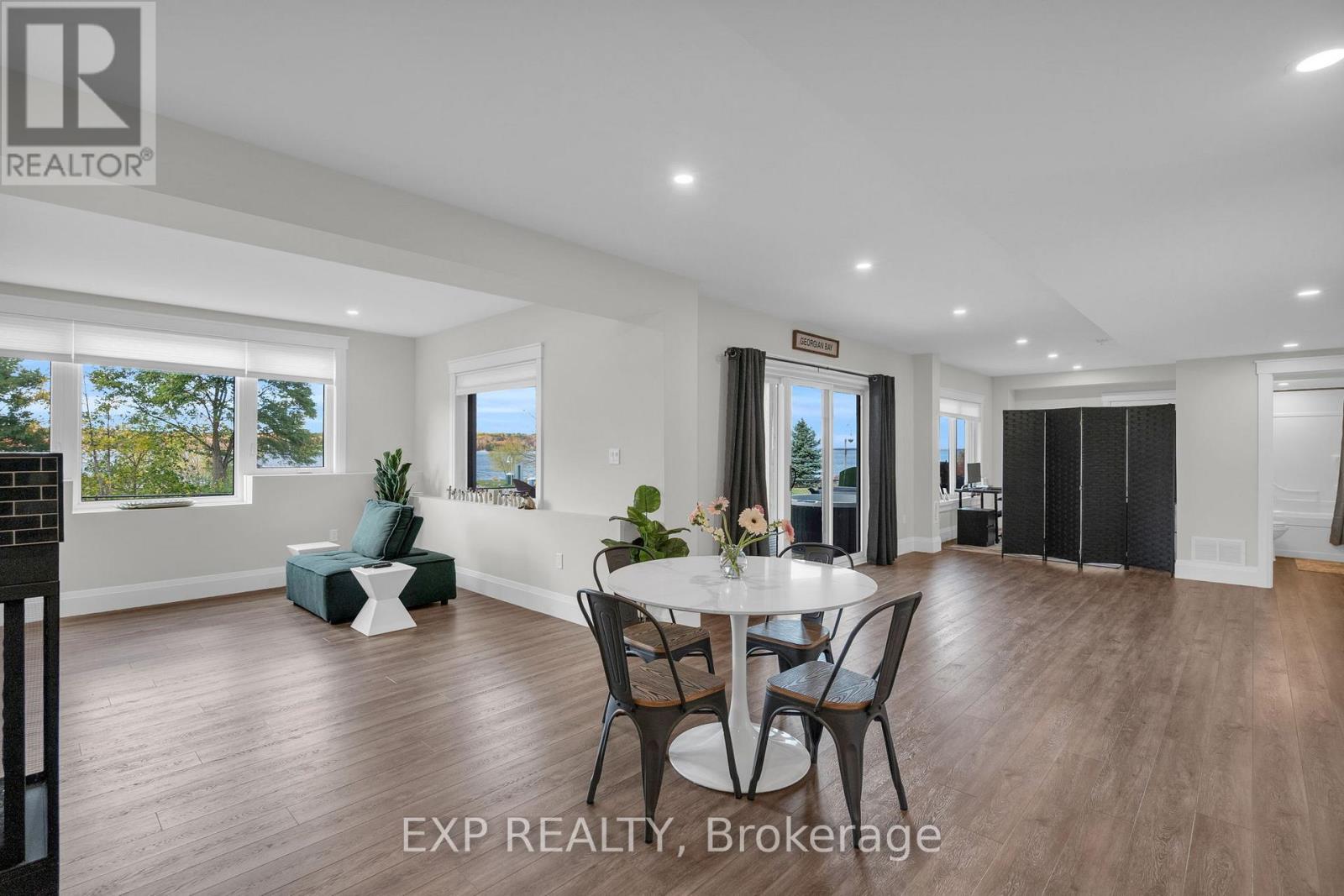 244 FRANK STREET - 33