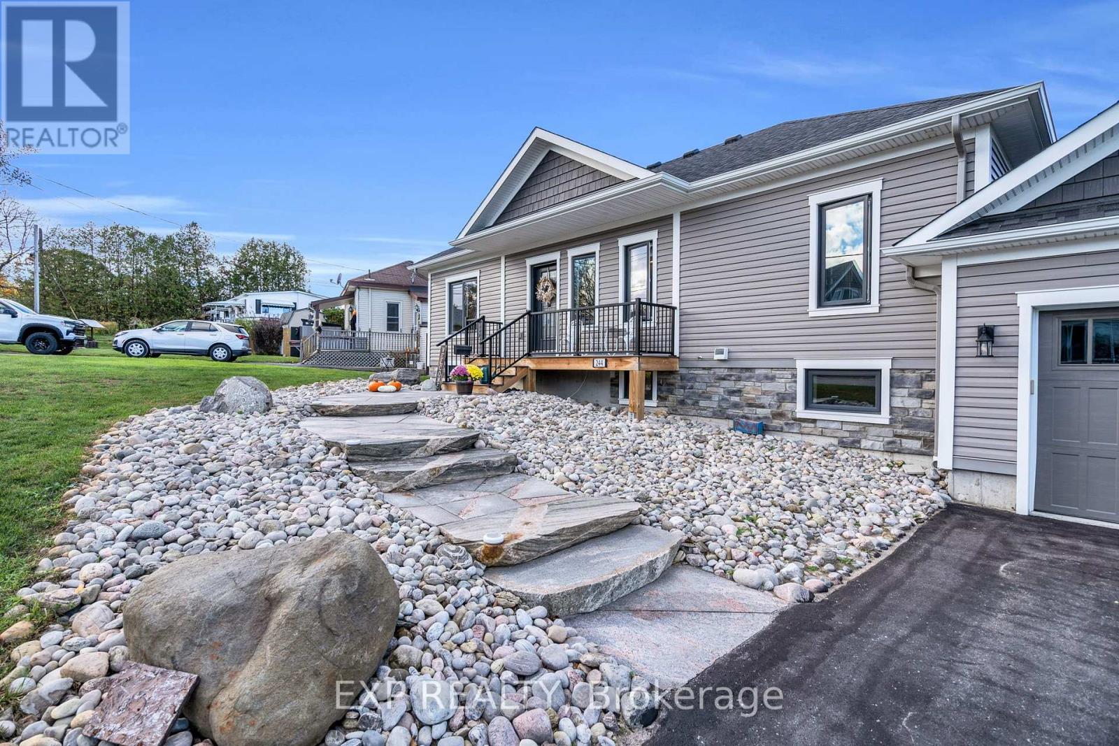 244 FRANK STREET - 4