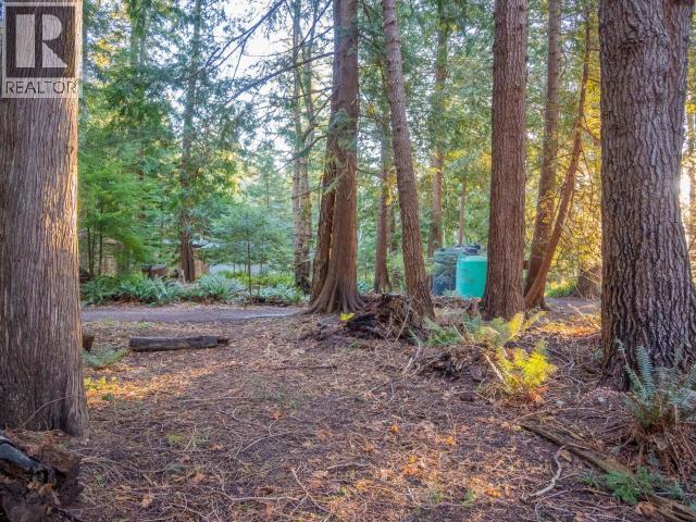 1136 HERCHMER ROAD, Savary Island