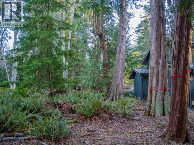 1136 HERCHMER ROAD, Savary Island