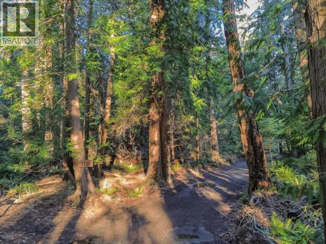 1136 HERCHMER ROAD, Savary Island