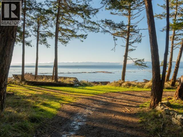 1136 HERCHMER ROAD, Savary Island