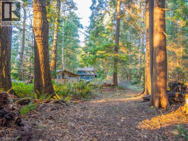 1136 HERCHMER ROAD, Savary Island