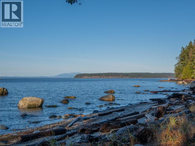 1136 HERCHMER ROAD, Savary Island