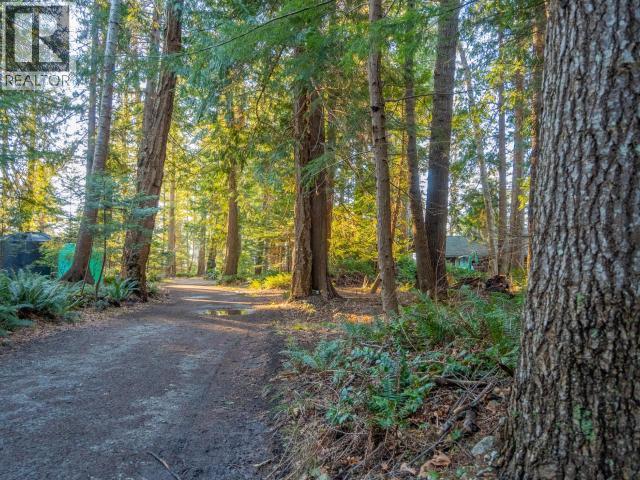 1136 HERCHMER ROAD, Savary Island