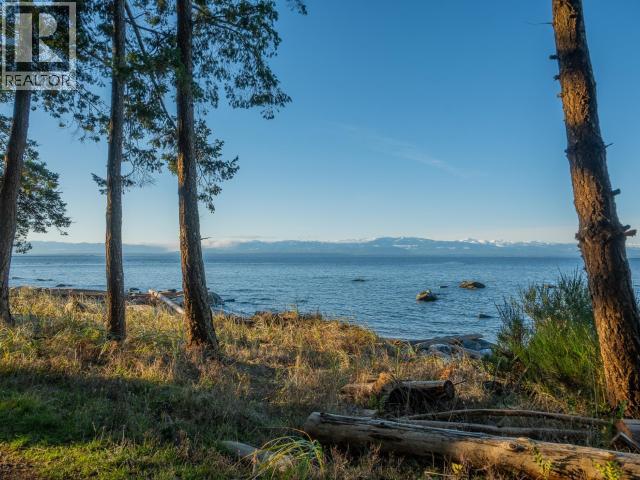1136 HERCHMER ROAD, Savary Island