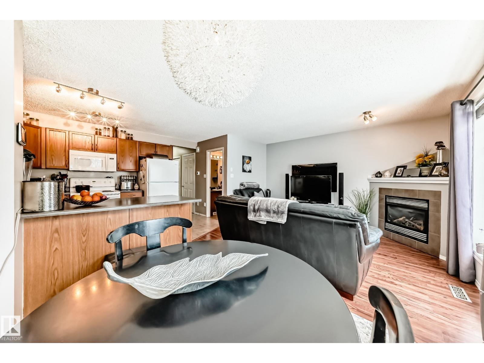 #18 12104 16 AV SW, Edmonton