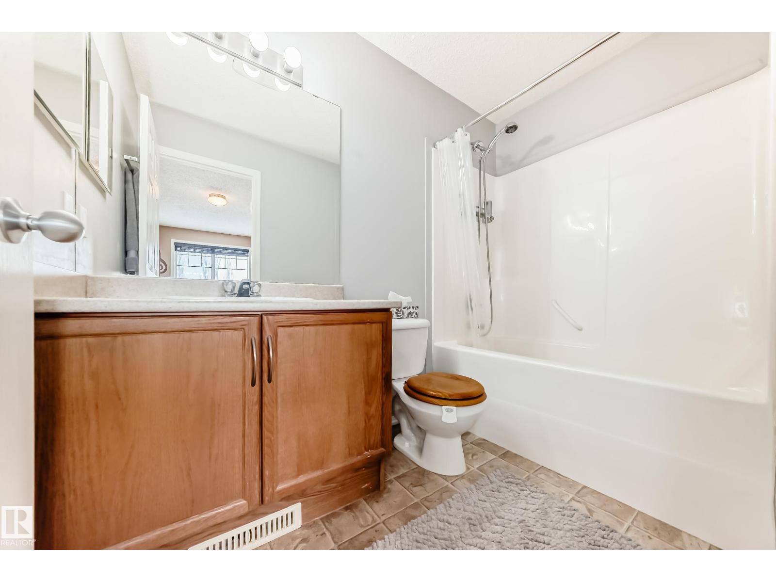 #18 12104 16 AV SW, Edmonton