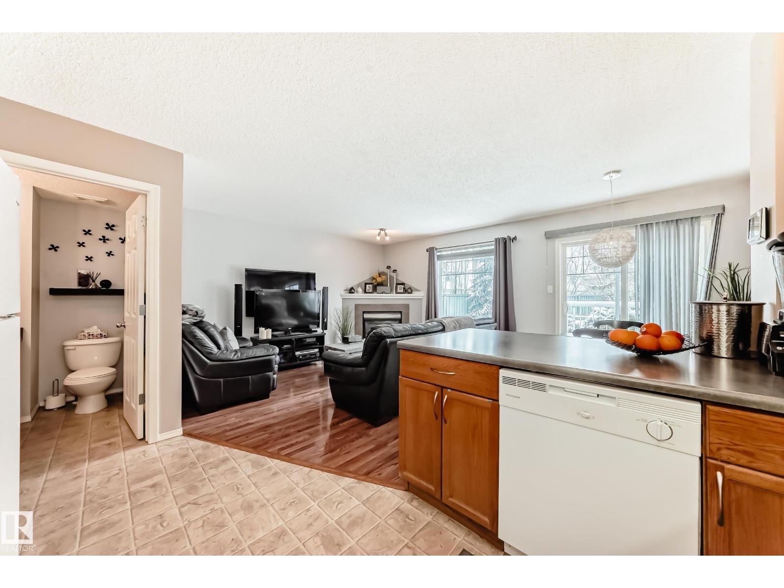 #18 12104 16 AV SW, Edmonton