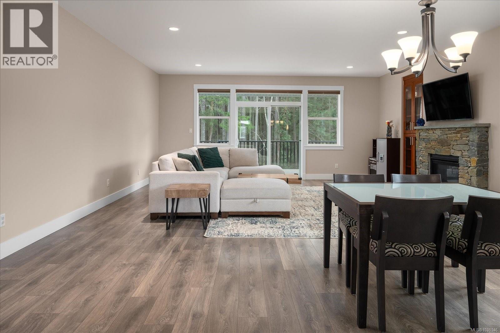 1335 LANGARA DR - 16