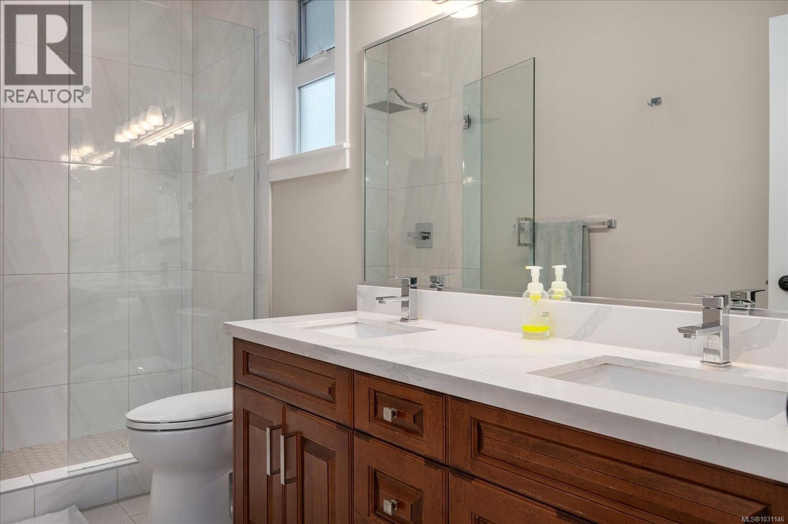 1335 LANGARA DR - 34