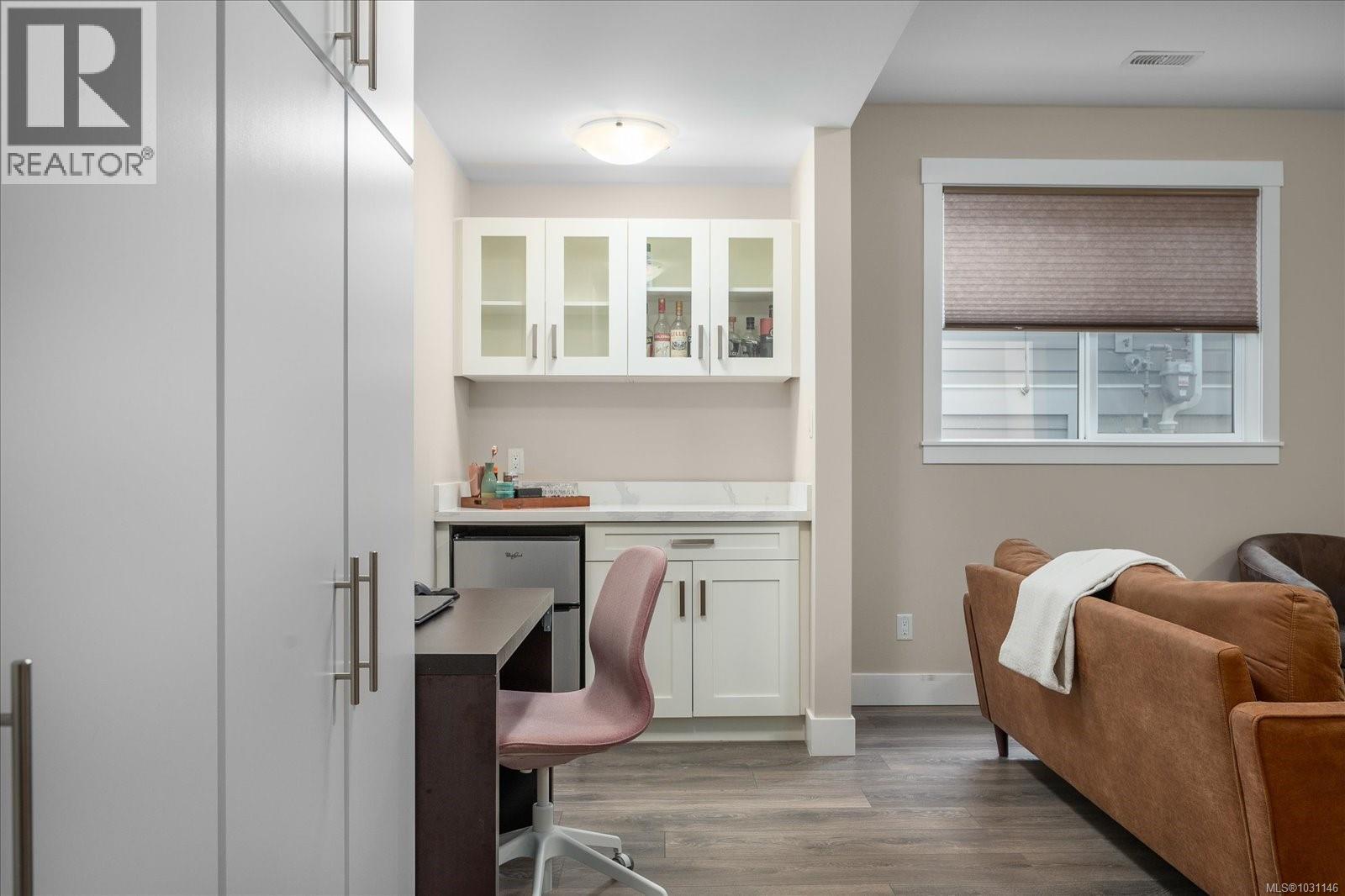 1335 LANGARA DR - 41