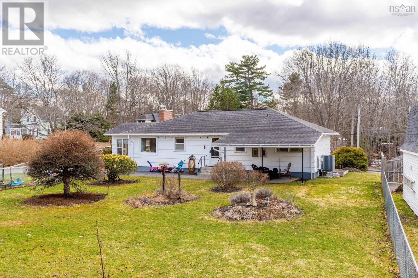 Property 10 of 50 of 180 Queen Street