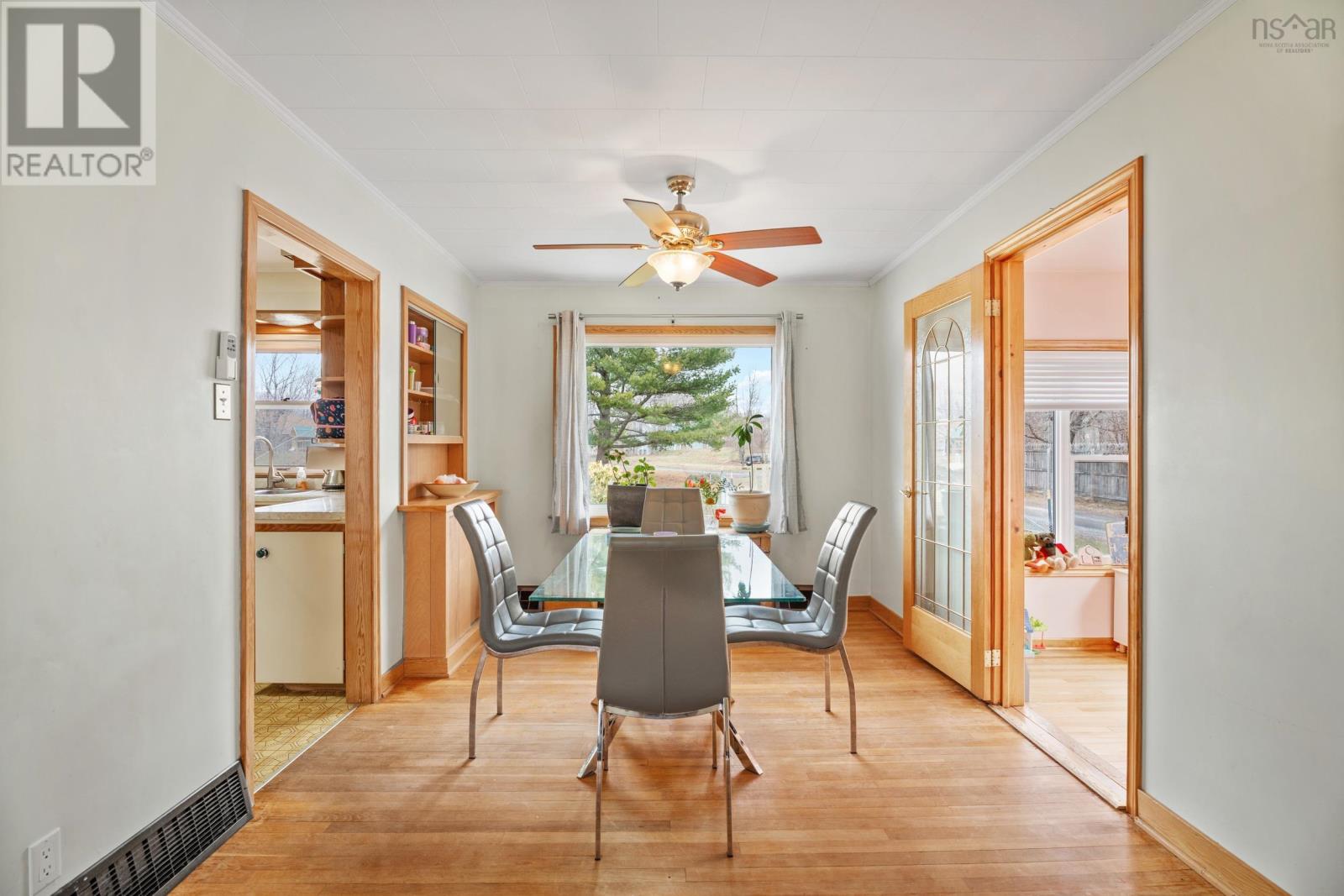 Property 19 of 50 of 180 Queen Street