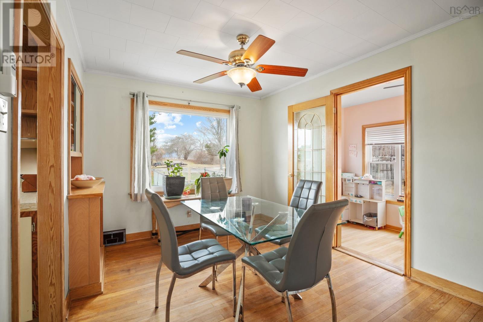 Property 20 of 50 of 180 Queen Street