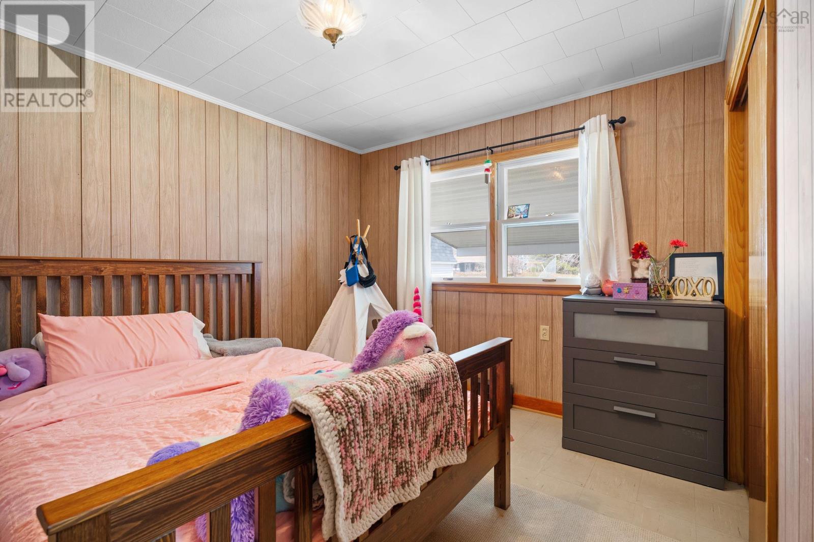 Property 33 of 50 of 180 Queen Street