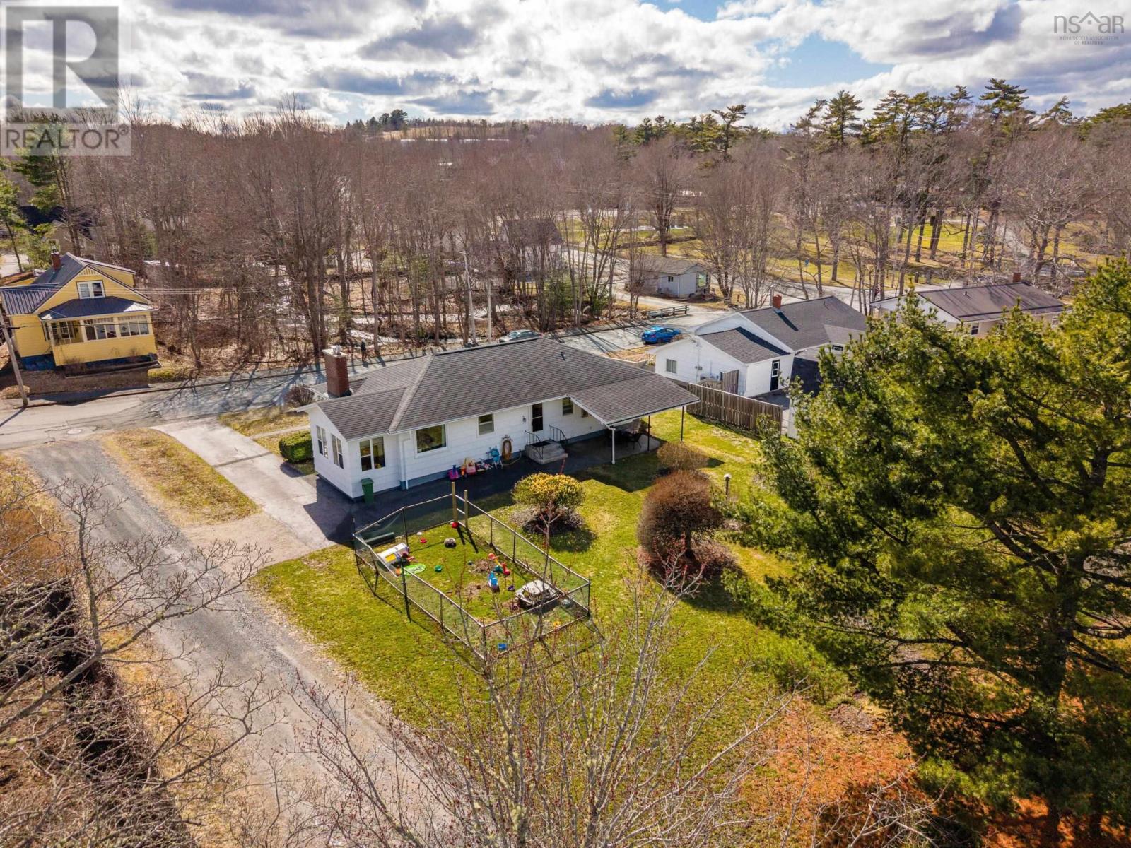 Property 41 of 50 of 180 Queen Street