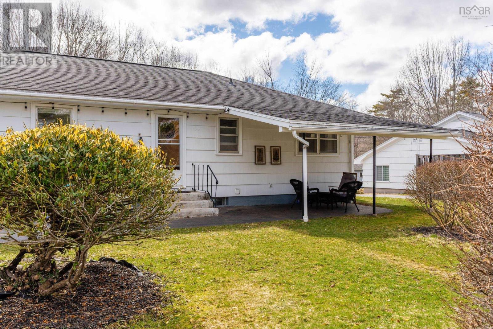 Property 7 of 50 of 180 Queen Street