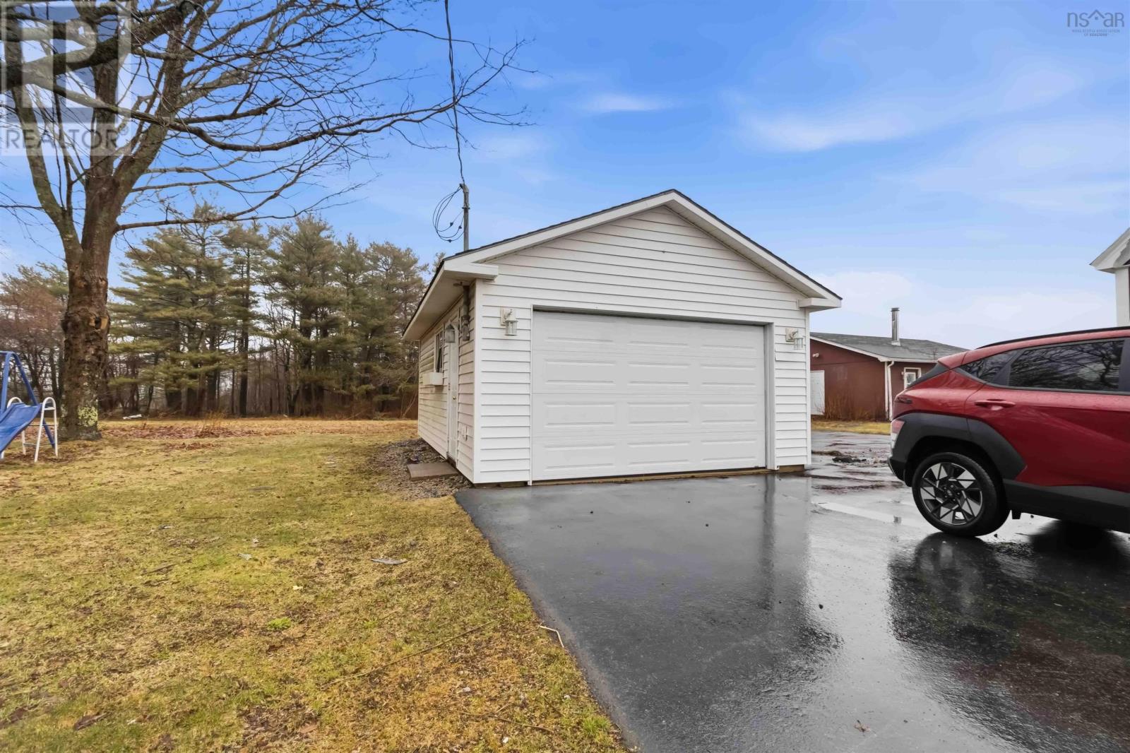 Property 11 of 19 of 2820 Highway 325