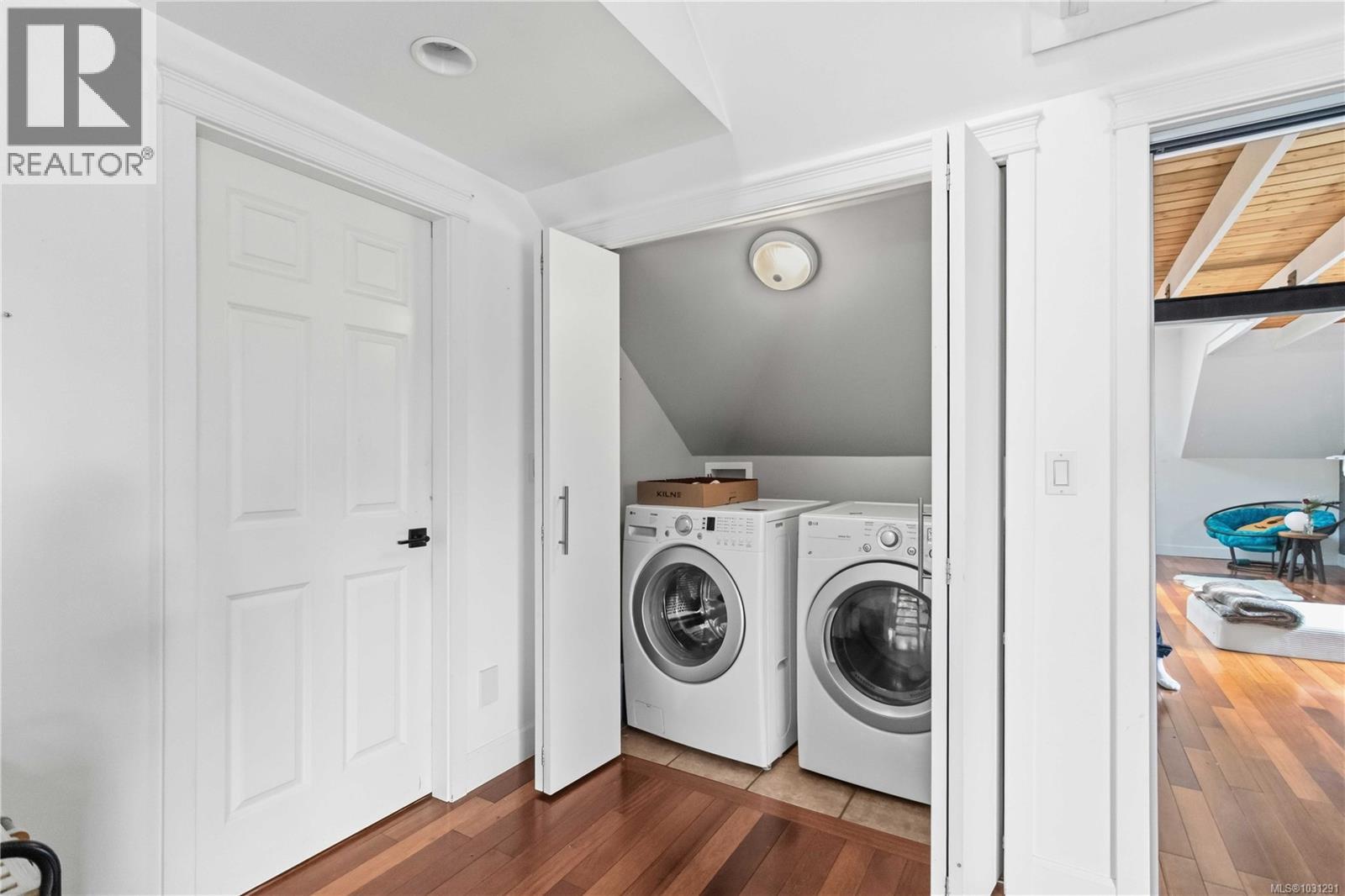 1012 Marwood Ave, Langford