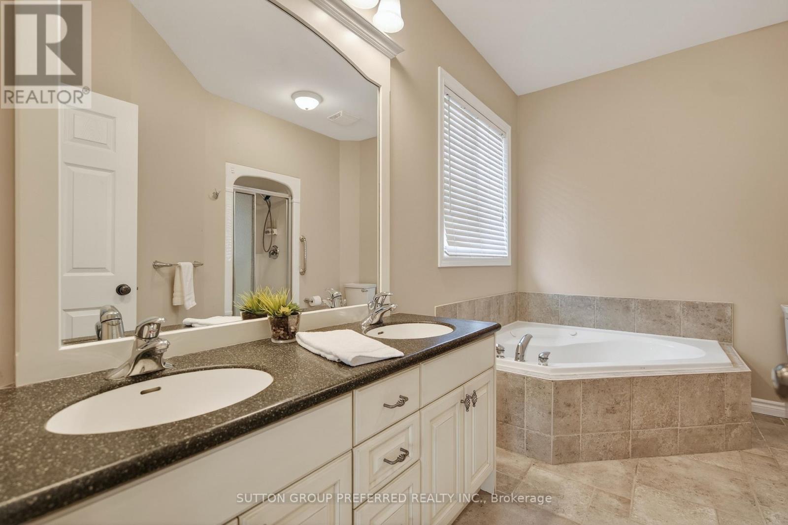 22 SPRINGFIELD WAY - 22