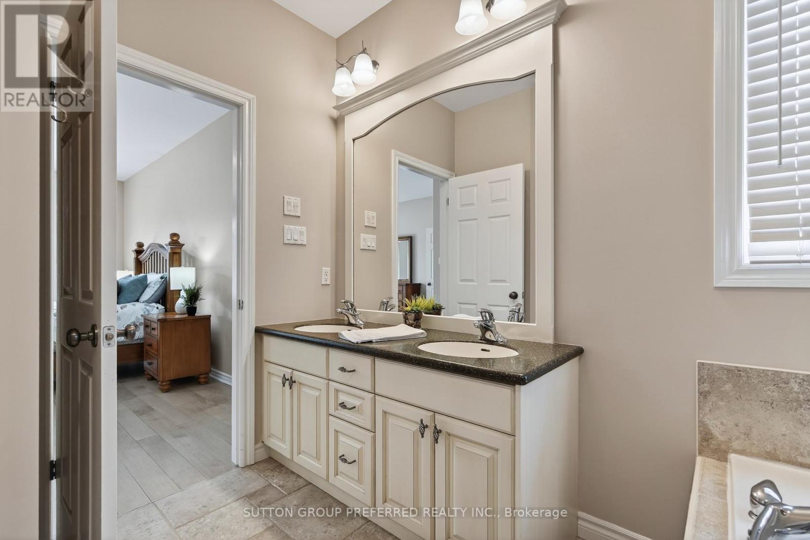 22 SPRINGFIELD WAY Property Photo