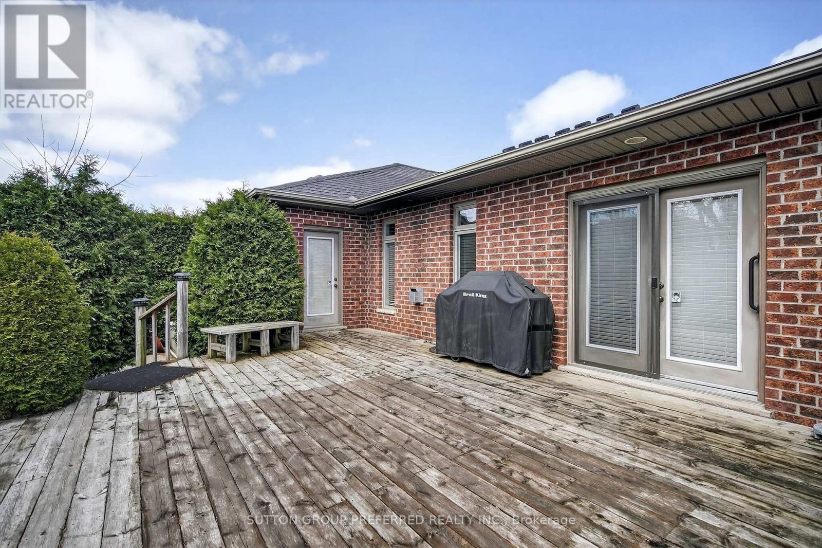 22 SPRINGFIELD WAY Property Photo