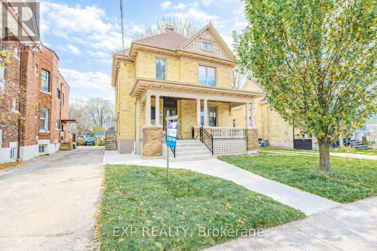 2 - 1197 YORK STREET Property Photo