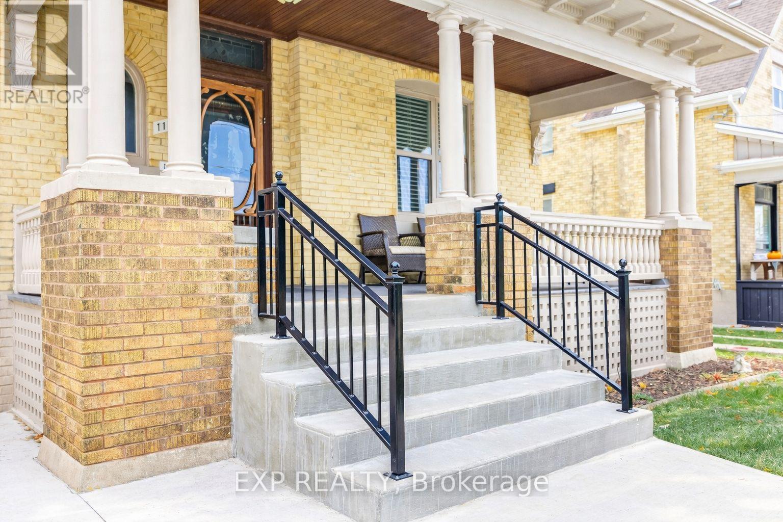 2 - 1197 YORK STREET Property Photo