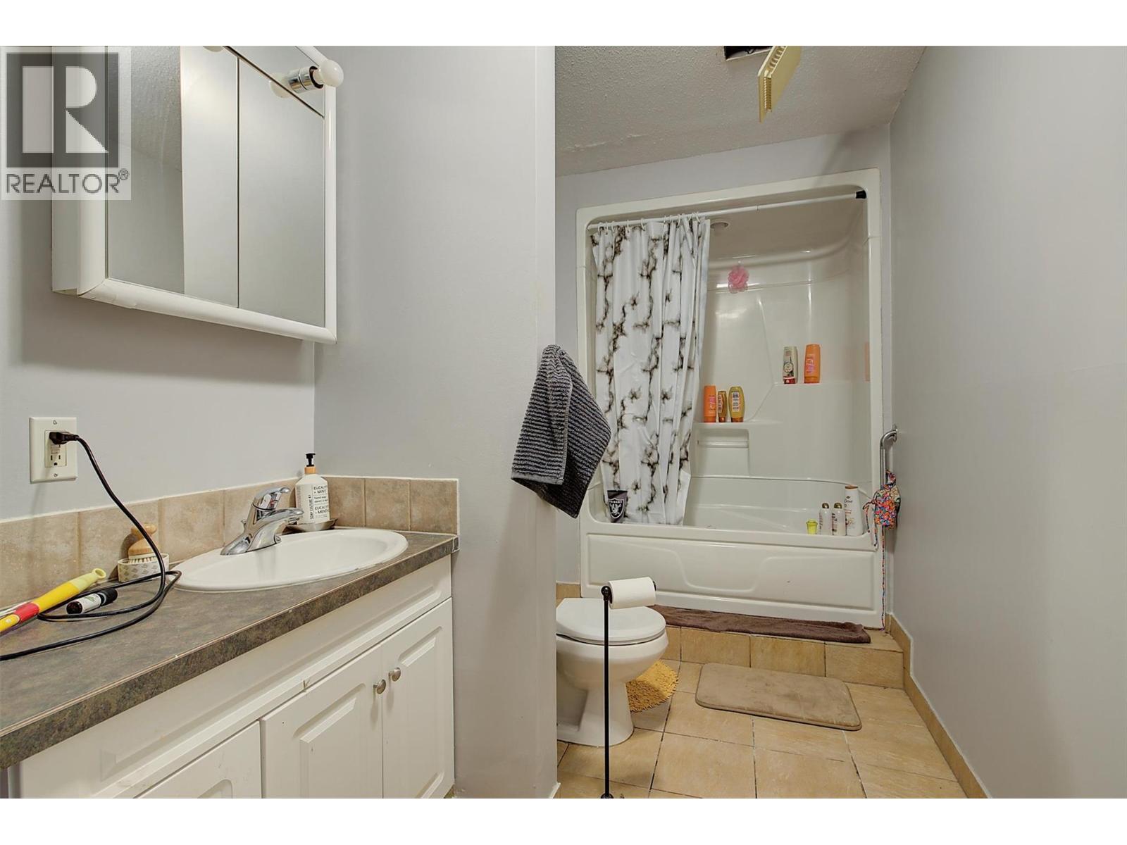  215 Arab Road, Kelowna